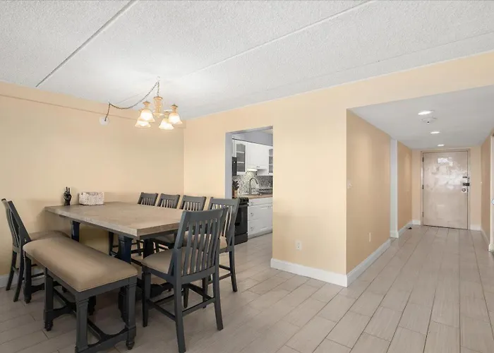 3 Bedroom Spacious Towers With Indoor Pool! Ocean Stadt