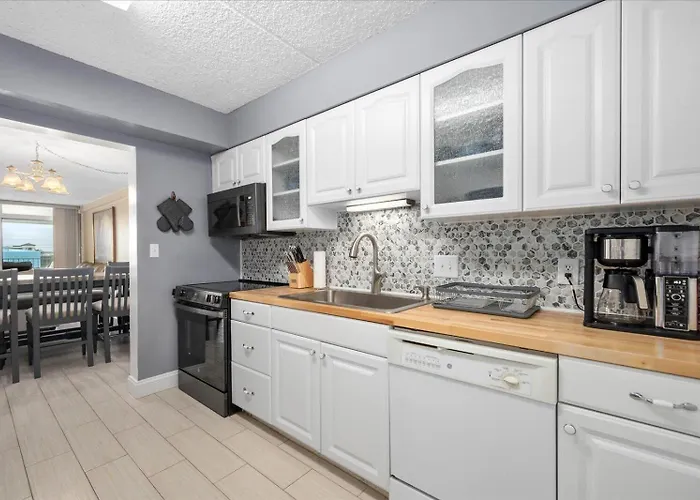 Hébergement de vacances Towers-3 Bedroom Spacious With Indoor Pool! *