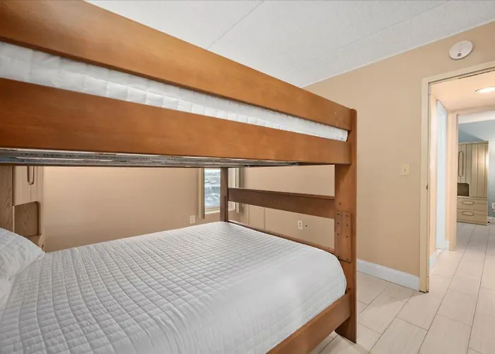 Towers-3 Bedroom Spacious With Indoor Pool! Hébergement de vacances *