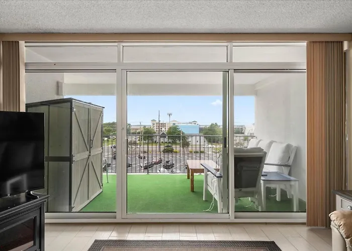 Towers-3 Bedroom Spacious With Indoor Pool! Hébergement de vacances